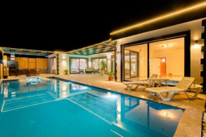 Kalkan'da Hamam,Sauna ve Jakuzili 2+1 Villa